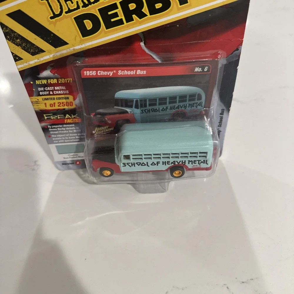 Johnny Lightning Demolition Derby 1956 Chevy School Bus #1 Of 2500 New